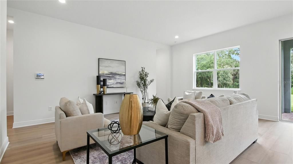 En Venta: $619,000 (3 camas, 3 baños, 2800 Pies cuadrados)