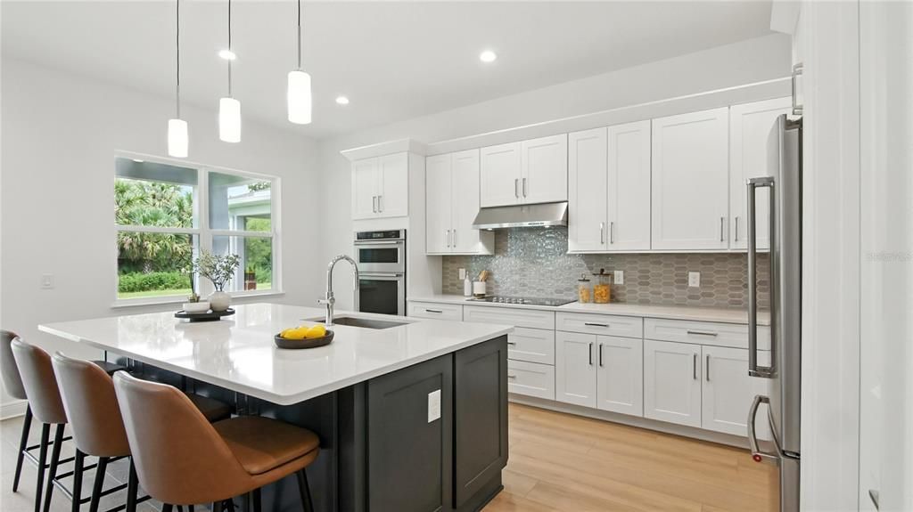 En Venta: $619,000 (3 camas, 3 baños, 2800 Pies cuadrados)