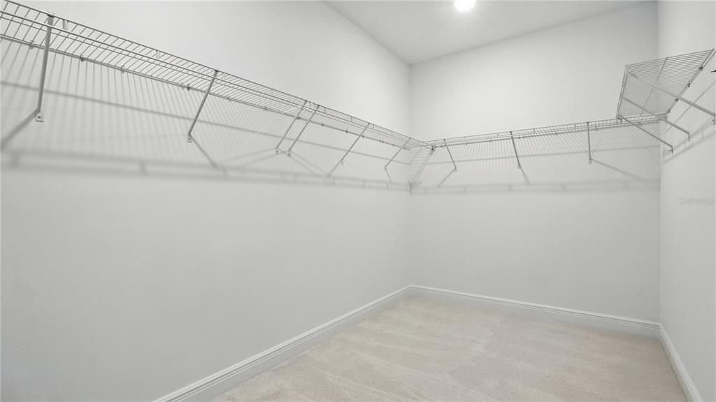 En Venta: $619,000 (3 camas, 3 baños, 2800 Pies cuadrados)