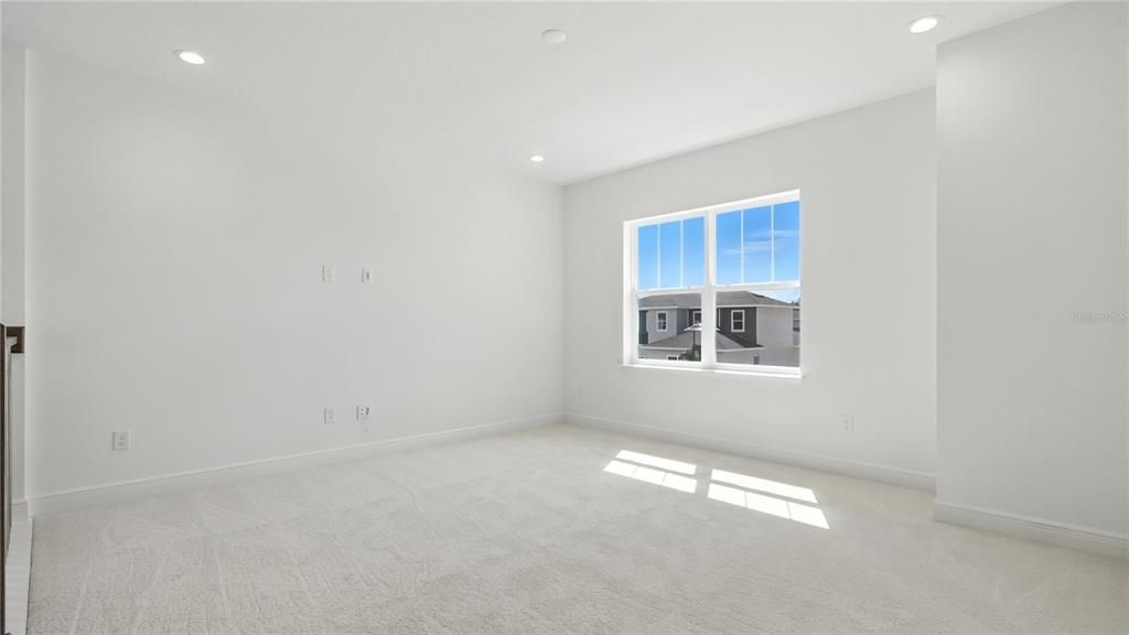 En Venta: $619,000 (3 camas, 3 baños, 2800 Pies cuadrados)