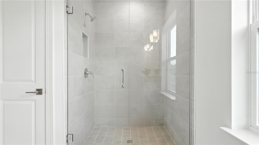 En Venta: $619,000 (3 camas, 3 baños, 2800 Pies cuadrados)