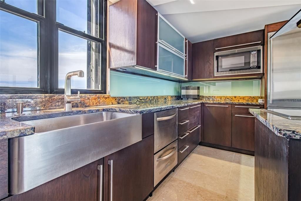 На продажу: $950,000 (3 спален, 3 ванн, 2629.75 Квадратных фут)