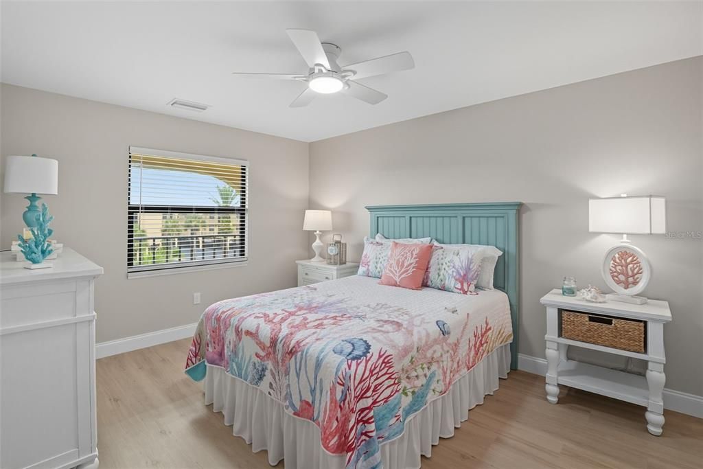 待售: $284,900 (2 贝兹, 2 浴室, 1150 平方英尺)