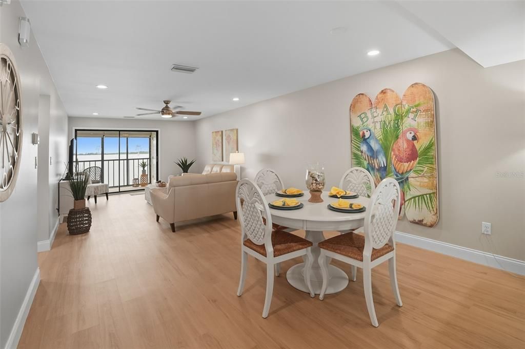 待售: $284,900 (2 贝兹, 2 浴室, 1150 平方英尺)