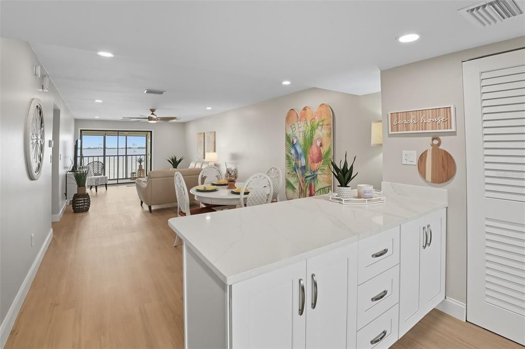 待售: $284,900 (2 贝兹, 2 浴室, 1150 平方英尺)