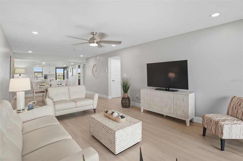 待售: $284,900 (2 贝兹, 2 浴室, 1150 平方英尺)