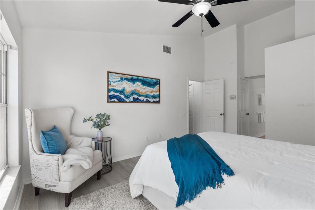 Под контрактом: $355,000 (3 спален, 2 ванн, 1389 Квадратных фут)