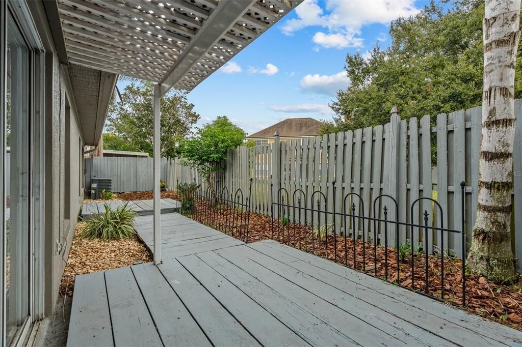 Под контрактом: $355,000 (3 спален, 2 ванн, 1389 Квадратных фут)