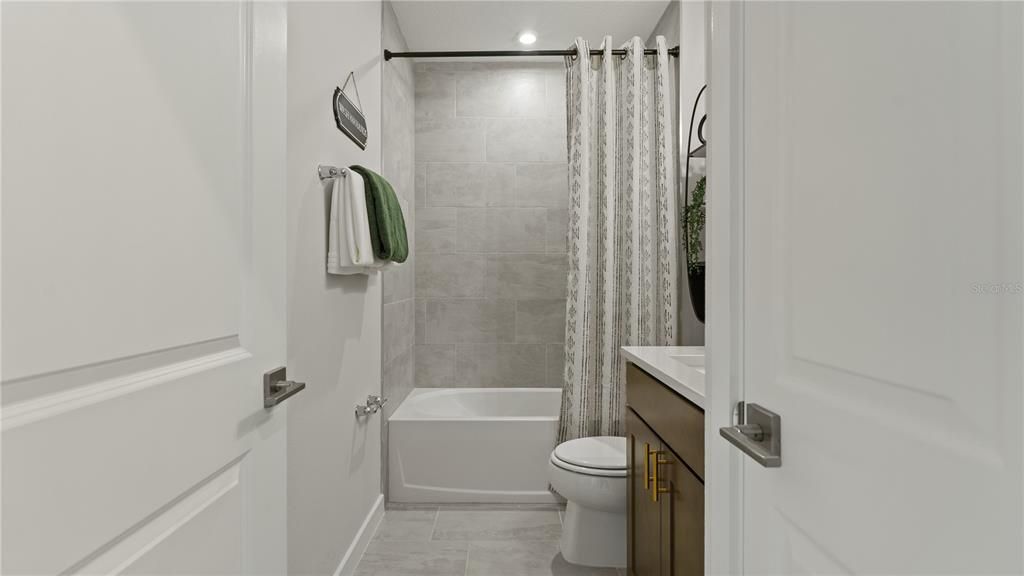 Activo con contrato: $299,990 (3 camas, 2 baños, 1480 Pies cuadrados)