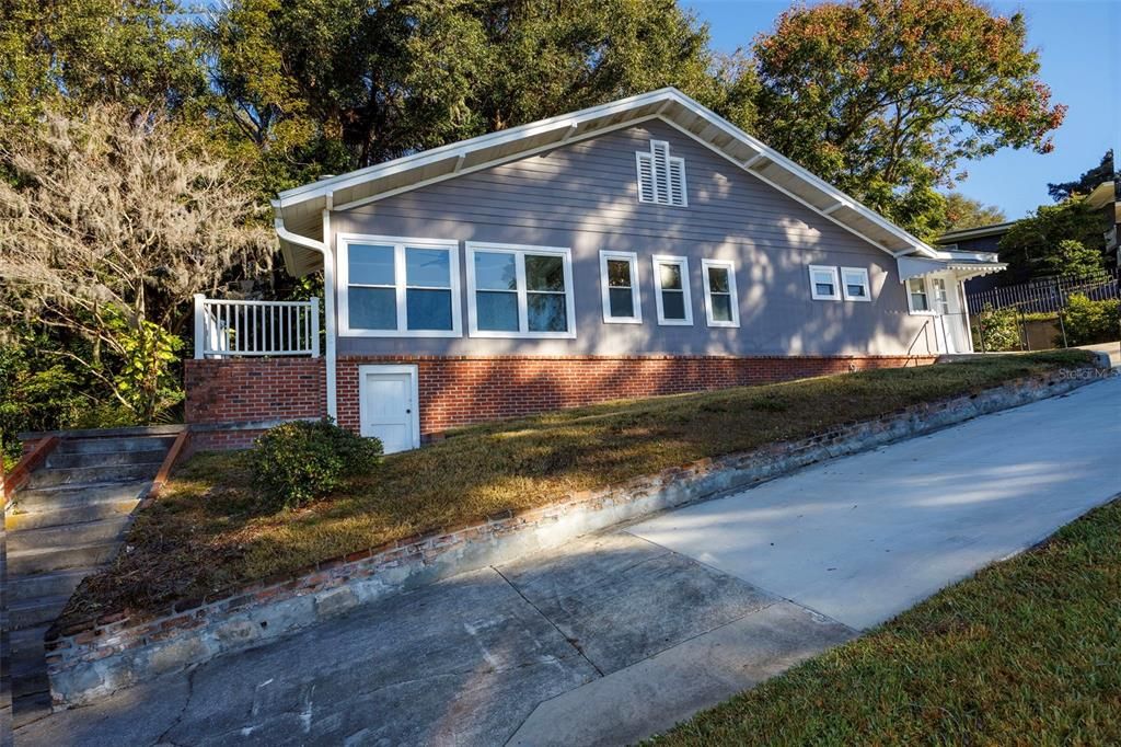 出租: $2,100 (2 贝兹, 2 浴室, 1570 平方英尺)