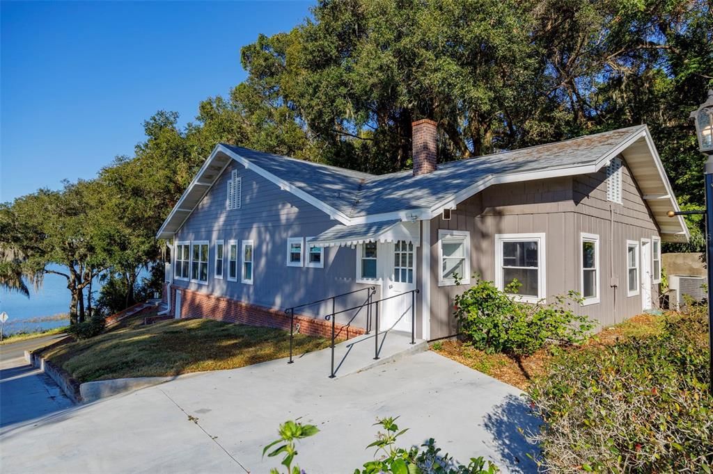 出租: $2,100 (2 贝兹, 2 浴室, 1570 平方英尺)