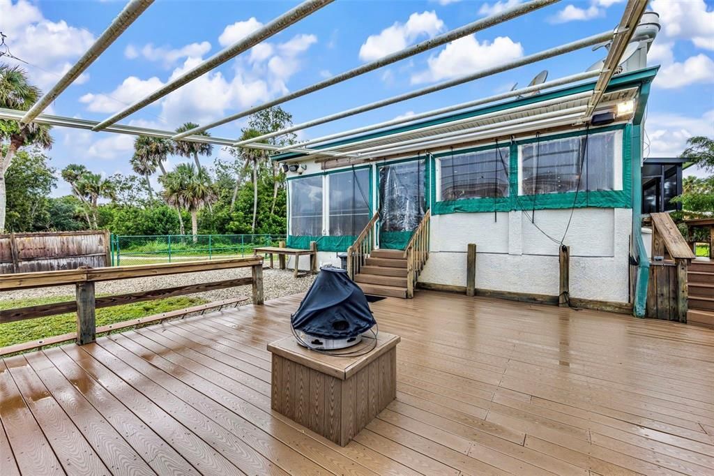 For Sale: $425,000 (3 beds, 2 baths, 2244 Square Feet)