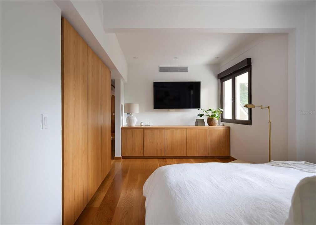 Под контрактом: $1,290,000 (3 спален, 2 ванн, 1770 Квадратных фут)