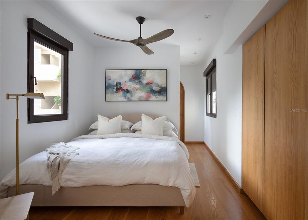 Под контрактом: $1,290,000 (3 спален, 2 ванн, 1770 Квадратных фут)