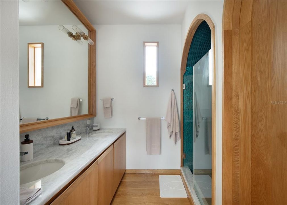 Под контрактом: $1,290,000 (3 спален, 2 ванн, 1770 Квадратных фут)