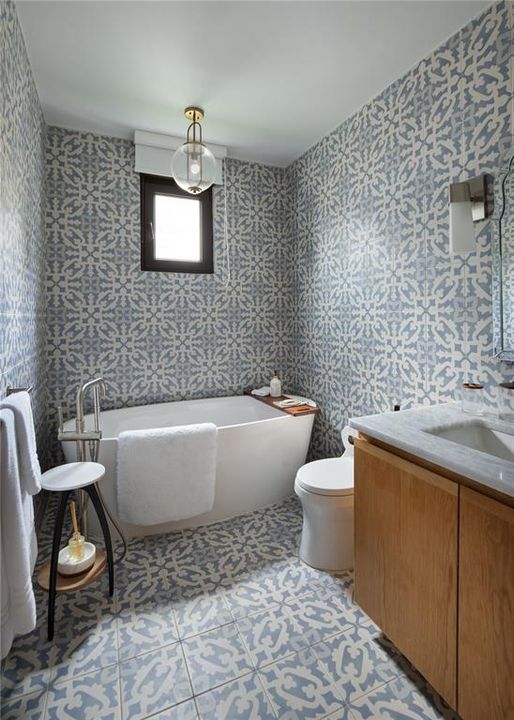 Под контрактом: $1,290,000 (3 спален, 2 ванн, 1770 Квадратных фут)