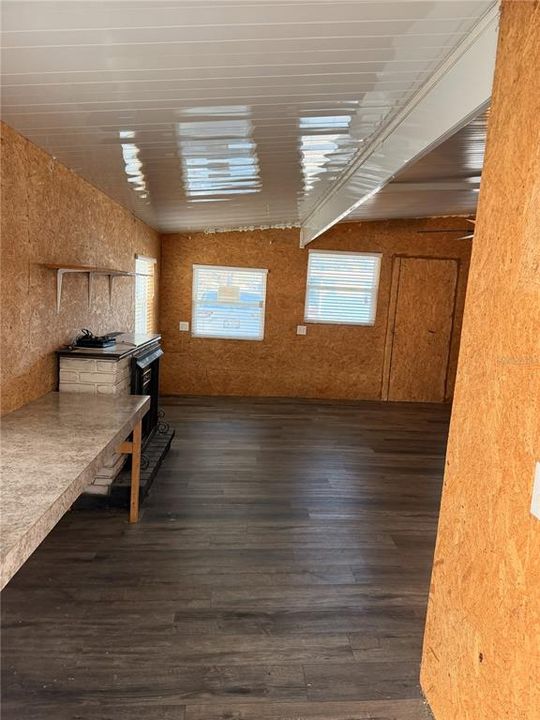 На продажу: $165,000 (2 спален, 1 ванн, 684 Квадратных фут)