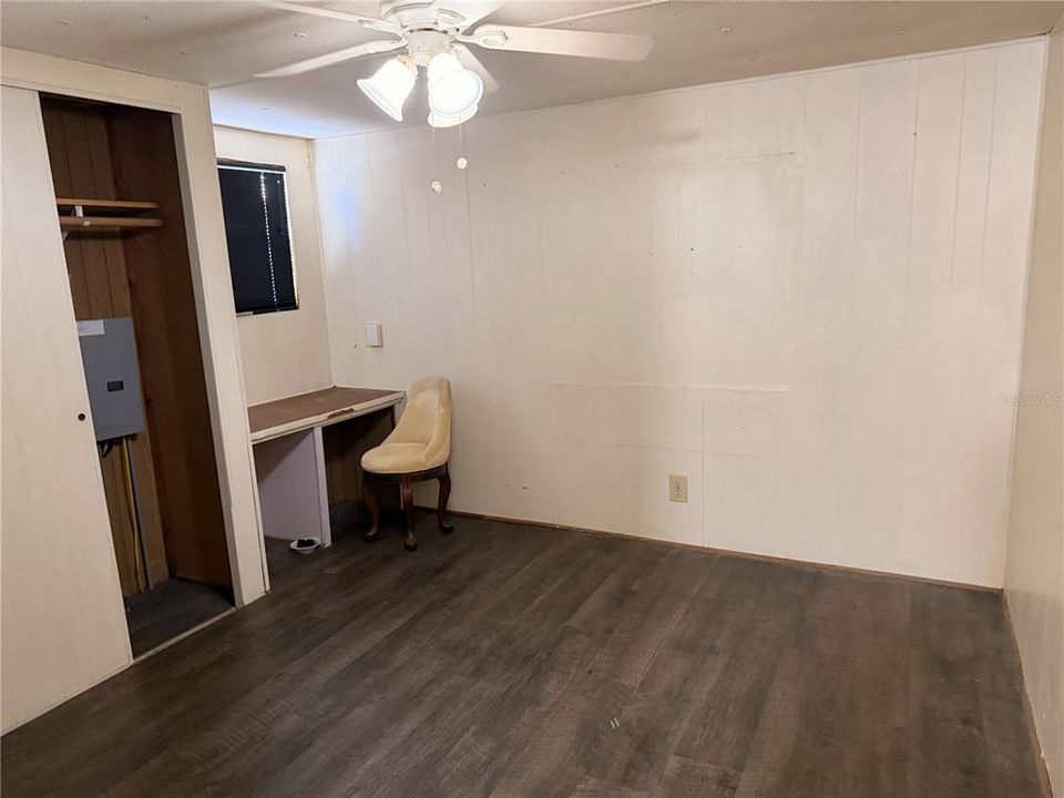 На продажу: $165,000 (2 спален, 1 ванн, 684 Квадратных фут)