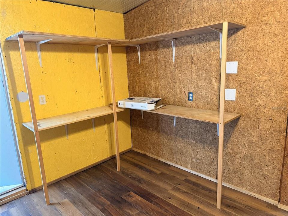 На продажу: $165,000 (2 спален, 1 ванн, 684 Квадратных фут)