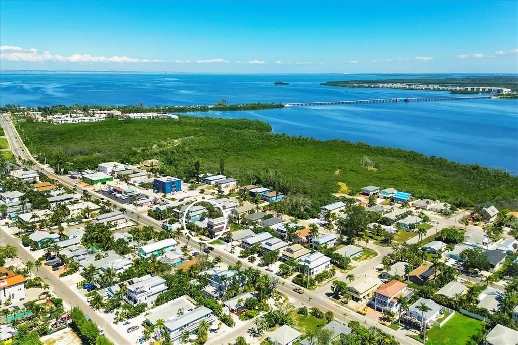 For Sale: $1,174,900 (2 beds, 2 baths, 1048 Square Feet)