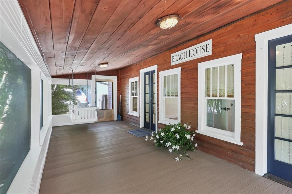 For Sale: $1,174,900 (2 beds, 2 baths, 1048 Square Feet)