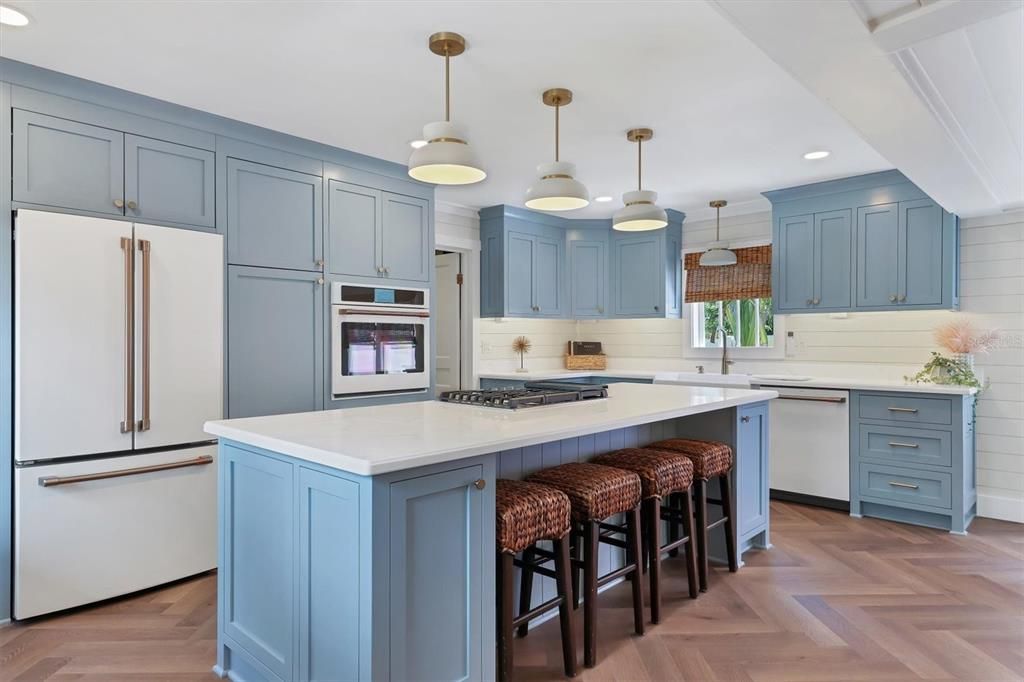 For Sale: $1,174,900 (2 beds, 2 baths, 1048 Square Feet)