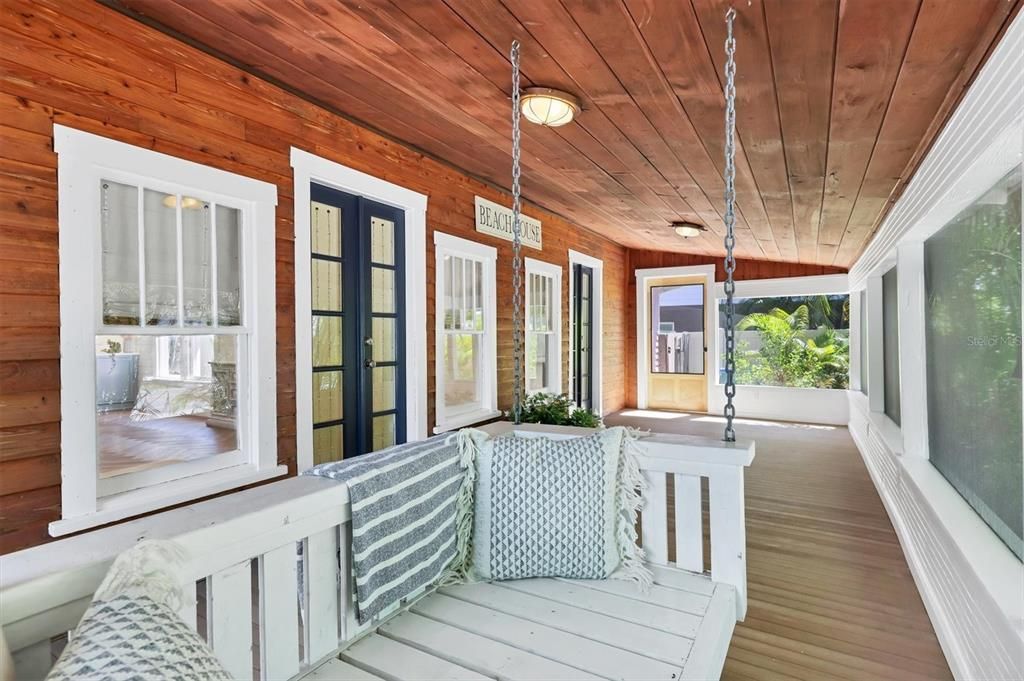 For Sale: $1,174,900 (2 beds, 2 baths, 1048 Square Feet)