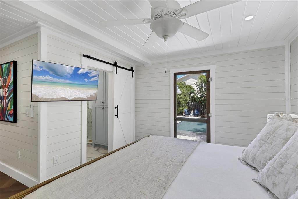 For Sale: $1,174,900 (2 beds, 2 baths, 1048 Square Feet)