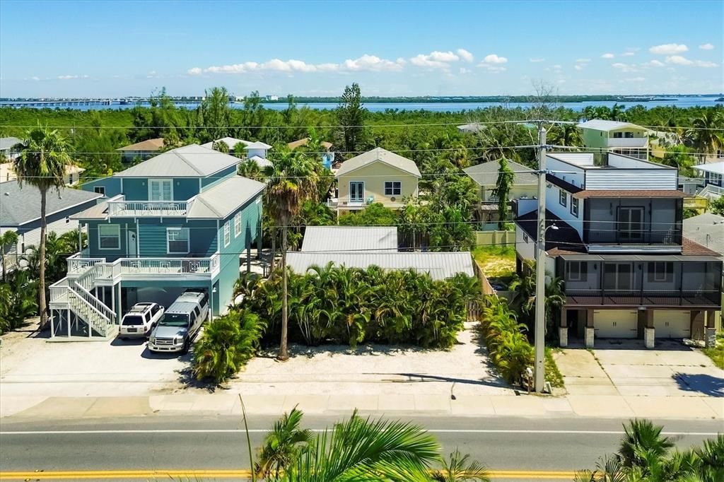 For Sale: $1,174,900 (2 beds, 2 baths, 1048 Square Feet)