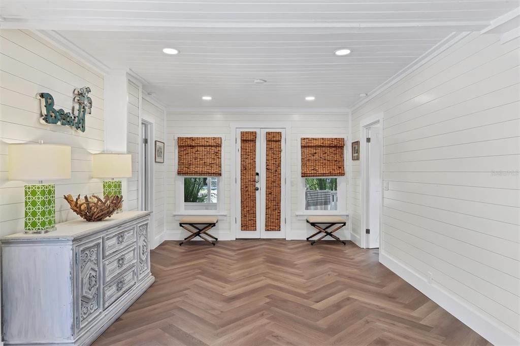 For Sale: $1,174,900 (2 beds, 2 baths, 1048 Square Feet)