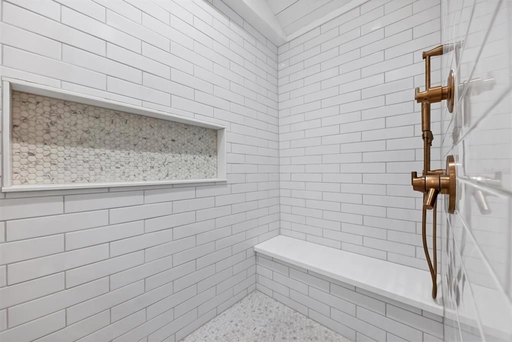 For Sale: $1,174,900 (2 beds, 2 baths, 1048 Square Feet)