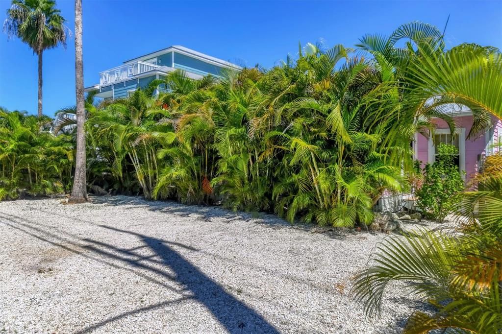 For Sale: $1,174,900 (2 beds, 2 baths, 1048 Square Feet)