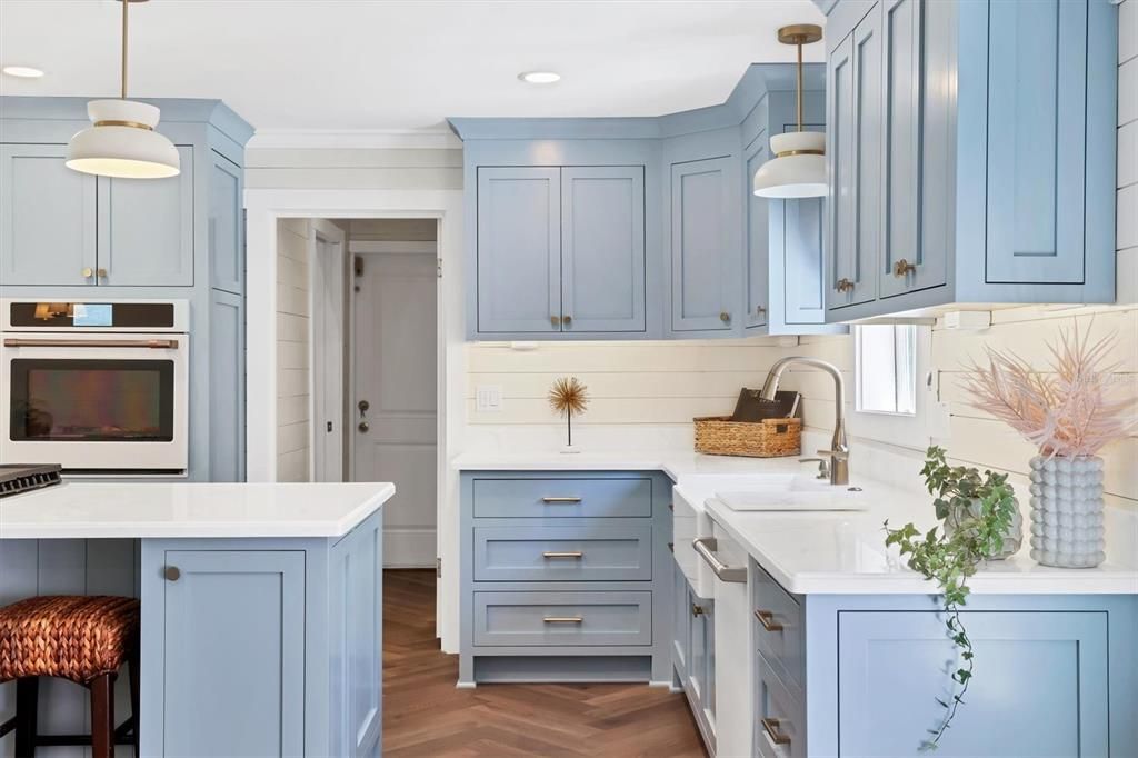 For Sale: $1,174,900 (2 beds, 2 baths, 1048 Square Feet)