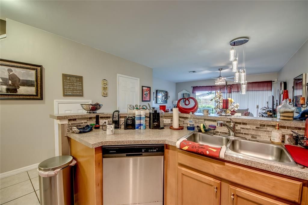 For Sale: $265,000 (3 beds, 2 baths, 1520 Square Feet)