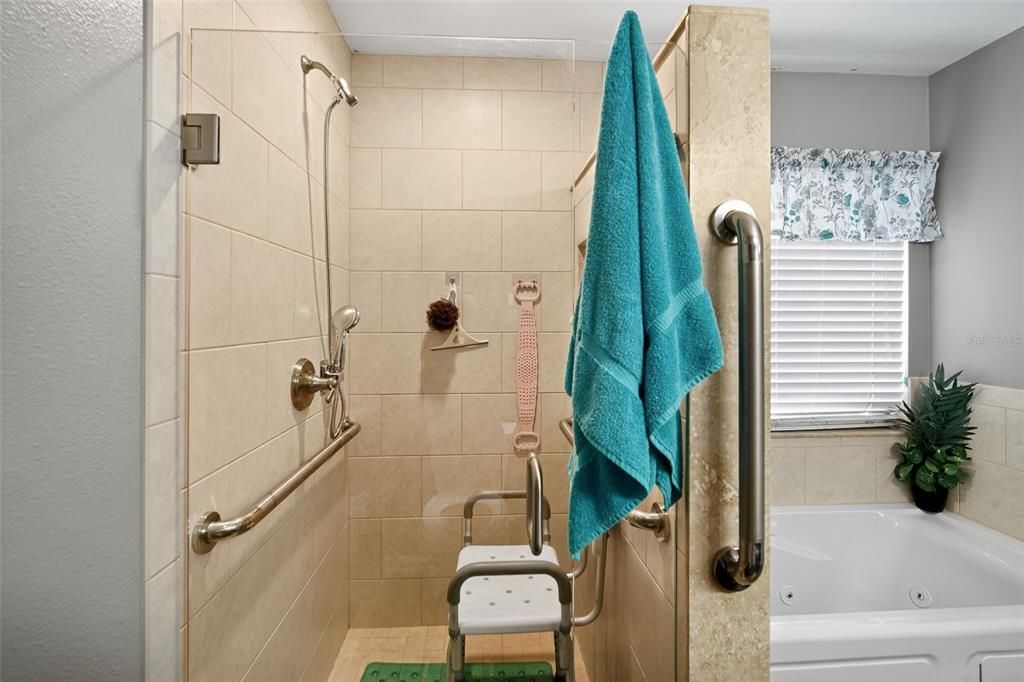 На продажу: $289,000 (3 спален, 2 ванн, 1695 Квадратных фут)