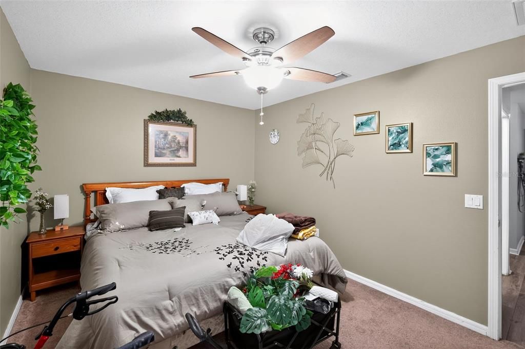 На продажу: $289,000 (3 спален, 2 ванн, 1695 Квадратных фут)