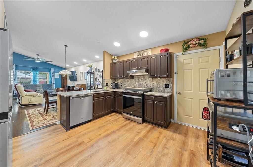 En Venta: $279,900 (3 camas, 2 baños, 1237 Pies cuadrados)