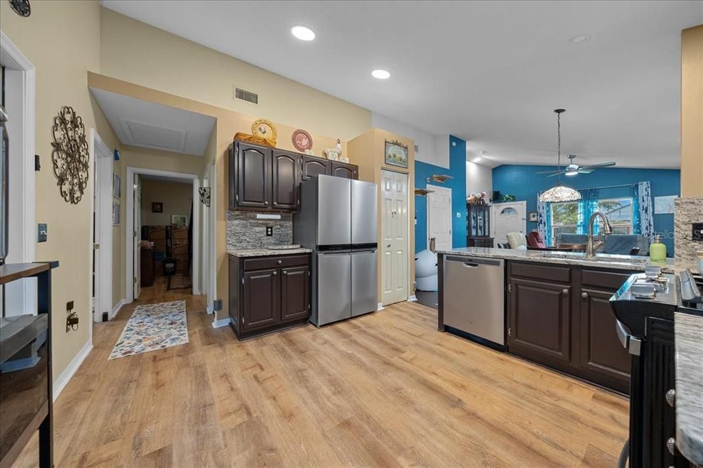 En Venta: $279,900 (3 camas, 2 baños, 1237 Pies cuadrados)