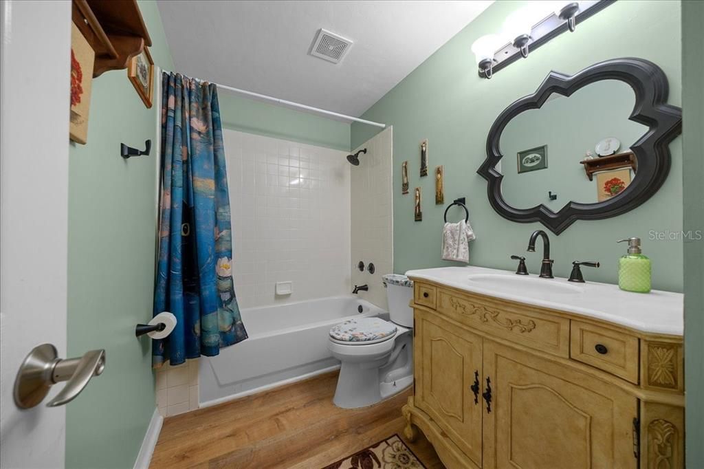 En Venta: $279,900 (3 camas, 2 baños, 1237 Pies cuadrados)