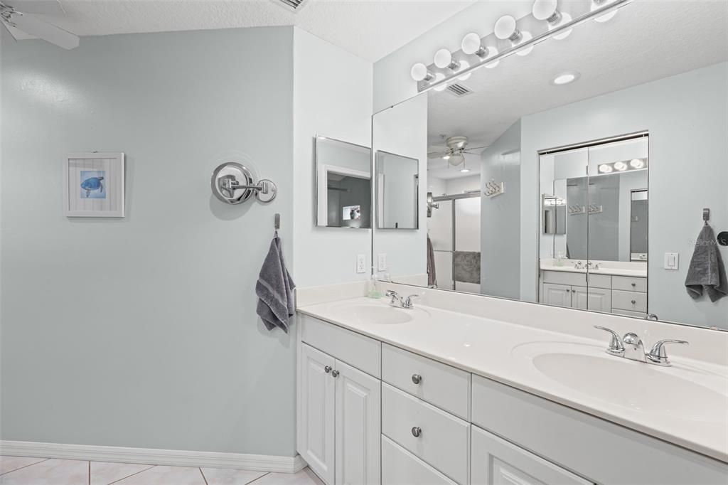 Active With Contract: $225,000 (2 beds, 2 baths, 1346 Square Feet)