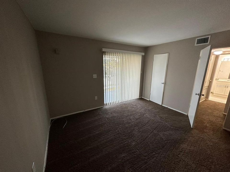 For Sale: $115,000 (1 beds, 1 baths, 650 Square Feet)