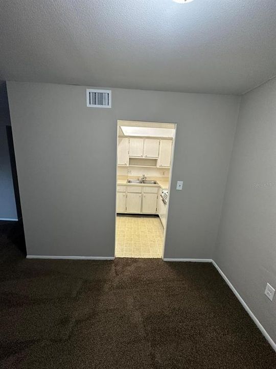 For Sale: $115,000 (1 beds, 1 baths, 650 Square Feet)