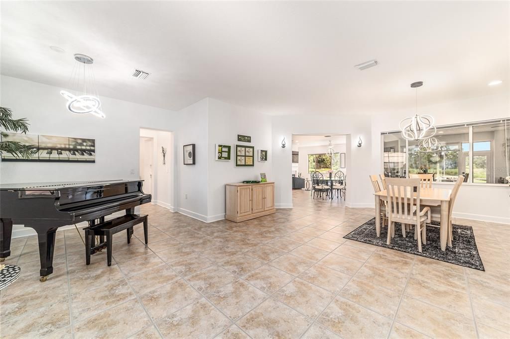 待售: $544,900 (2 贝兹, 2 浴室, 2423 平方英尺)