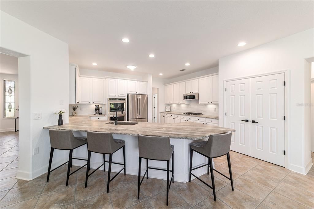 待售: $544,900 (2 贝兹, 2 浴室, 2423 平方英尺)