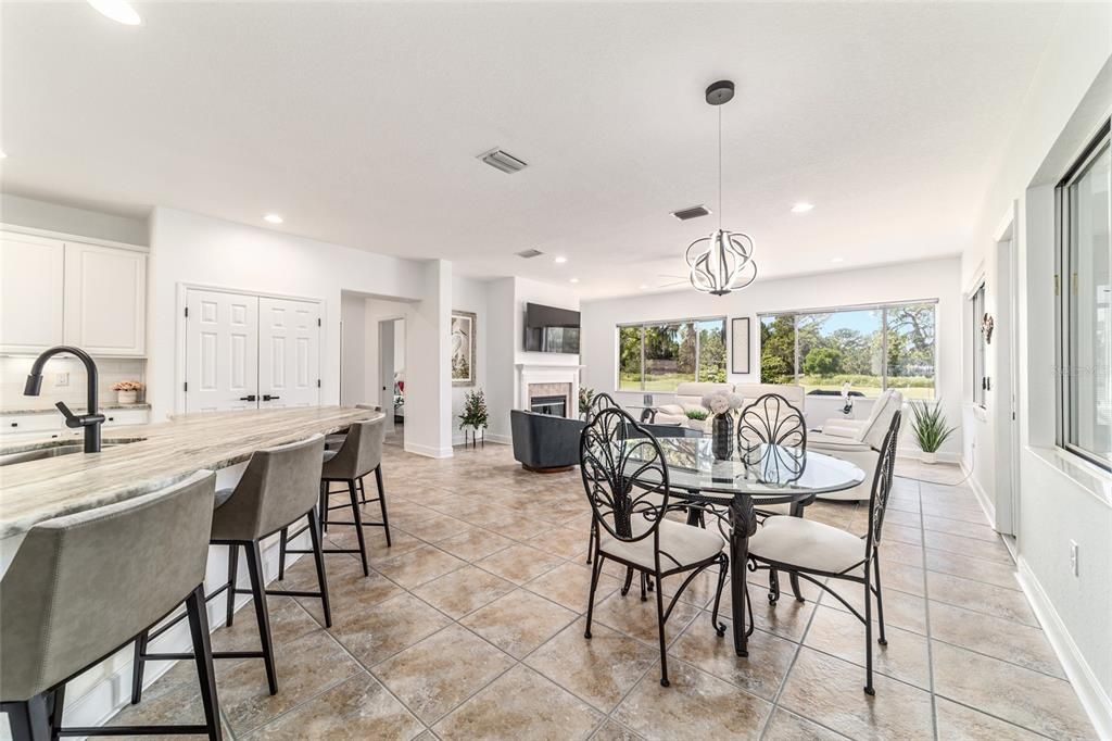 待售: $544,900 (2 贝兹, 2 浴室, 2423 平方英尺)