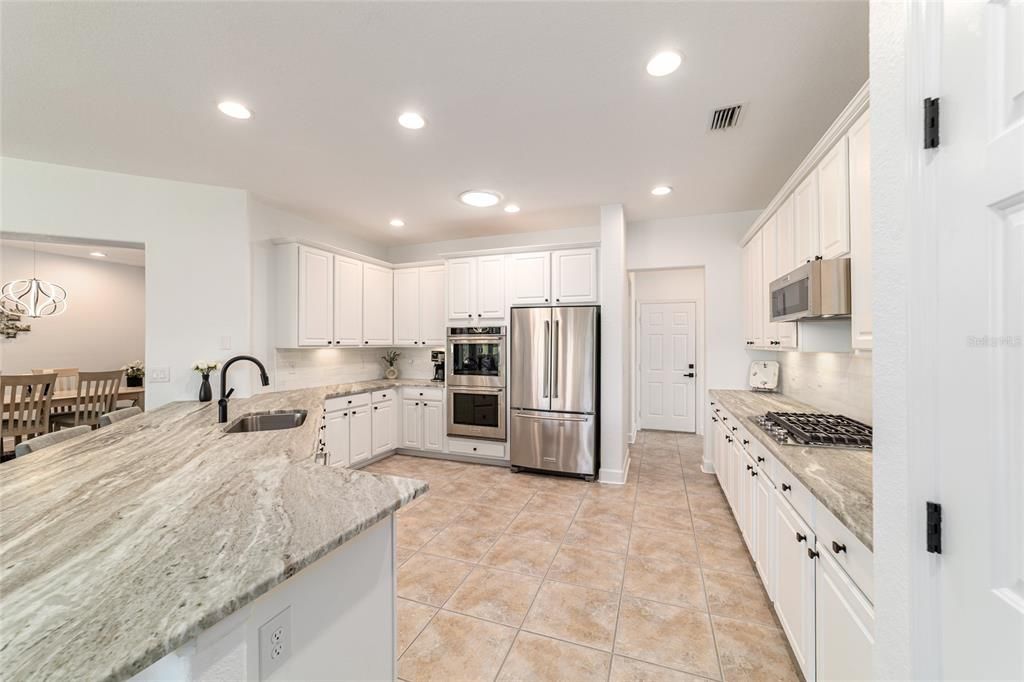 待售: $544,900 (2 贝兹, 2 浴室, 2423 平方英尺)