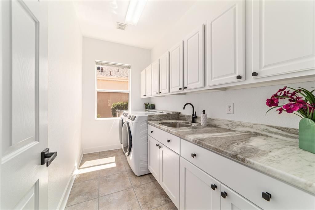 待售: $544,900 (2 贝兹, 2 浴室, 2423 平方英尺)