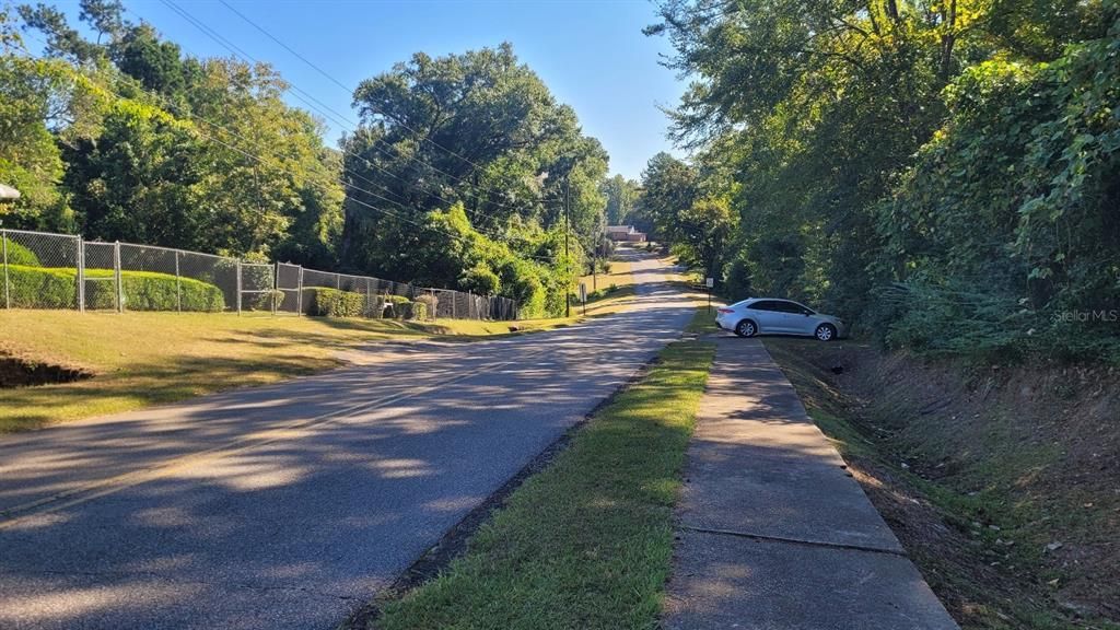 待售: $7,800 (0.24 acres)