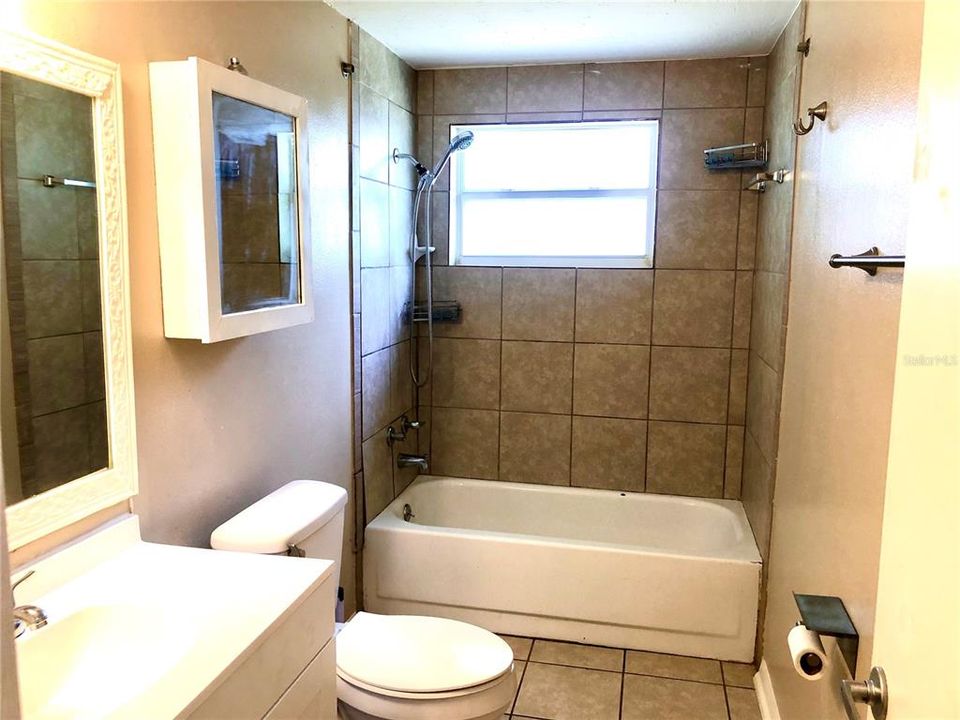 En Renta: $1,700 (3 camas, 1 baños, 1102 Pies cuadrados)