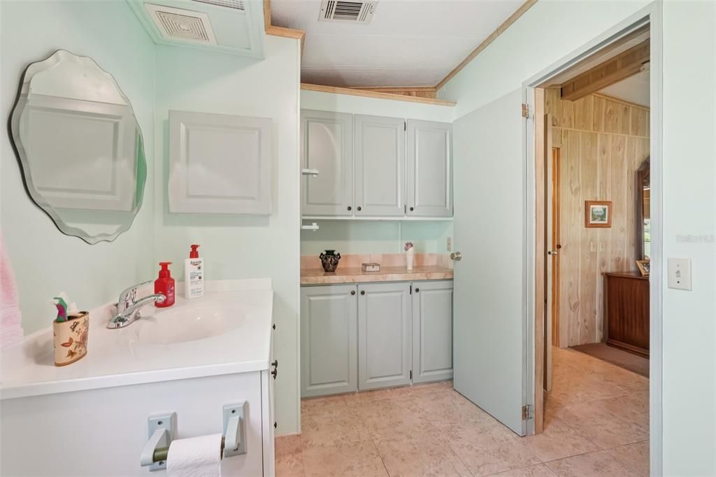 Под контрактом: $162,000 (2 спален, 2 ванн, 1125 Квадратных фут)